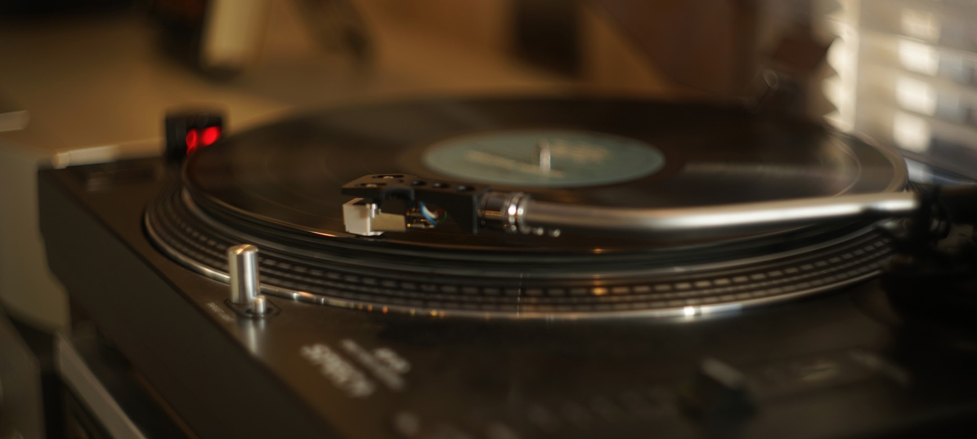 不要になったレコードやCDも出張買取いたします。